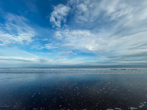 Sfondo Spiaggia di sabbia nera 4K · travel · 3840×2880