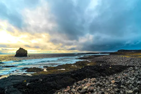 Black Sand Beach 4K Wallpaper · travel · 3840×2560