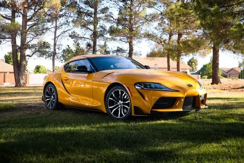 خلفية سيارة رياضية بدقة 4K · cars · 3840×2560