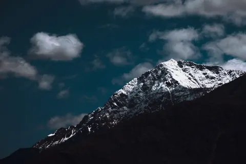 Snowy Mountain Peak 4K Wallpaper · mountains · 3840×2560