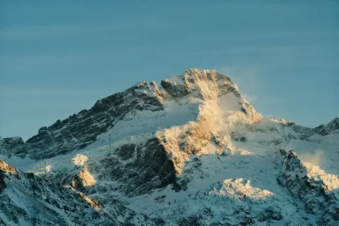 Snowy Mountain Peak 4K Wallpaper · mountains · 3840×2560