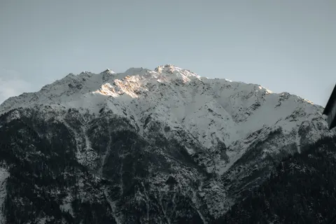 Snowy Mountain Peak 4K Wallpaper · mountains · 3840×2560