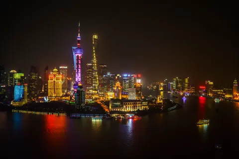 रात में शंघाई 4K वॉलपेपर · city · 3840×2561