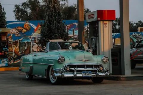 خلفية سيارة كلاسيكية بدقة 4K · cars · 3840×2560