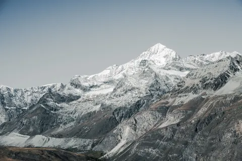 Обои Заснеженная вершина 4K · mountains · 3840×2560