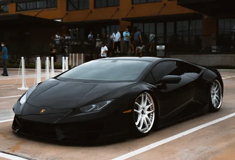 والپیپر ابرخودرو با کیفیت 4K · cars · 3840×2617