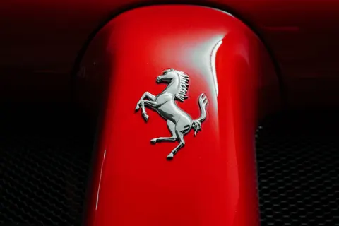 والپیپر ابرخودرو با کیفیت 4K · cars · 3840×2561