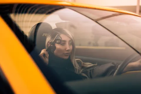 والپیپر ابرخودرو با کیفیت 4K · cars · 3840×2560