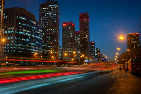 Wallpaper Mobil di Malam Hari 4K · cars · 3840×2563