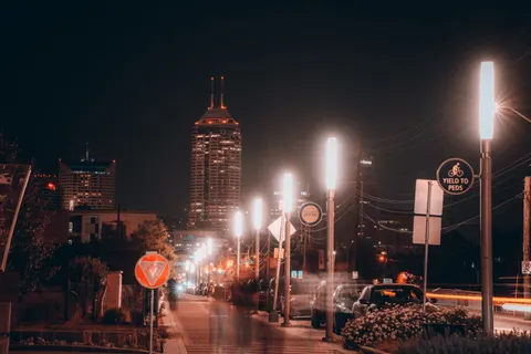 夜色車影 4K桌布 · cars · 3840×2560