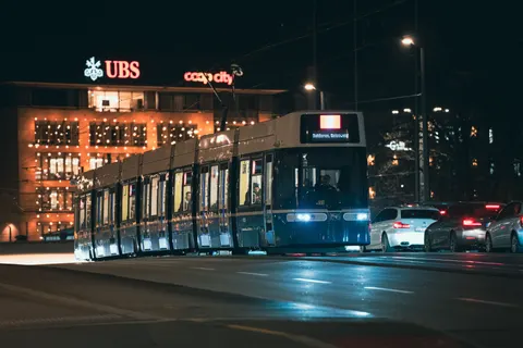 Sfondo Auto di notte 4K · cars · 3840×2561