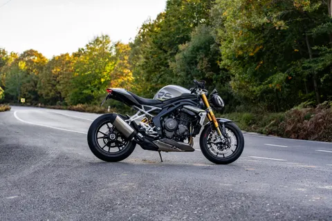 Motorrad 4K Hintergrundbild · cars · 3840×2560