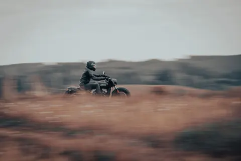 오토바이 4K 배경화면 · cars · 3840×2561
