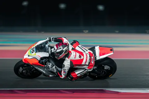 Sfondo Motocicletta 4K · cars · 3840×2560