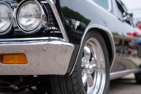 خلفية سيارة عضلية بدقة 4K · cars · 3840×2560