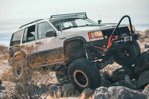 Off-Road 4K Wallpaper · cars · 3840×2560