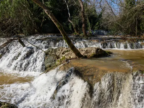 Wallpaper Air terjun rimba 4K · waterfall · 3840×2880