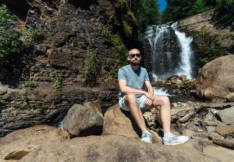 Jungle Waterfall 4K Wallpaper · waterfall · 3840×2658