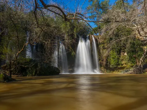 Tapeta Jedwabisty wodospad 4K · waterfall · 3840×2880