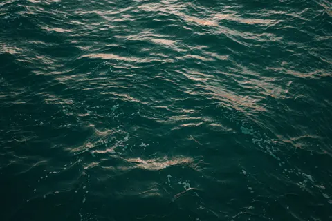 Sfondo Blu profondo 4K · underwater · 3840×2560