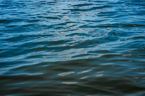 Hình nền Biển xanh thẳm 4K · underwater · 3840×2560