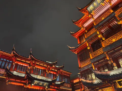 Fondo de pantalla Shanghái de Noche 4K · city · 3840×2880