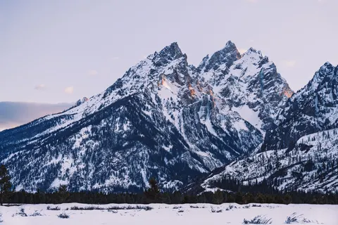 Bergkette 4K Hintergrundbild · mountains · 3840×2560