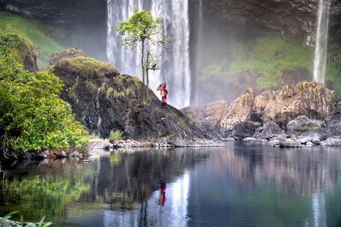 Sfondo Cascate tropicali 4K · tropical · 3840×2561