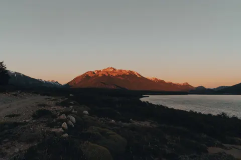 Bergkette 4K Hintergrundbild · mountains · 3840×2560
