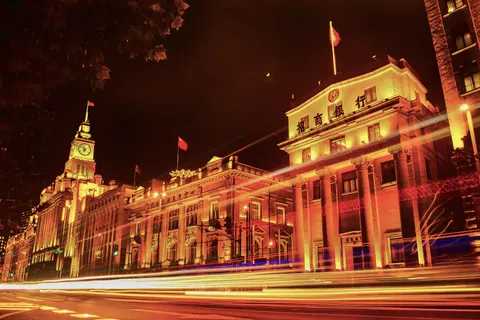 والپیپر شانگهای در شب با کیفیت 4K · city · 3840×2560