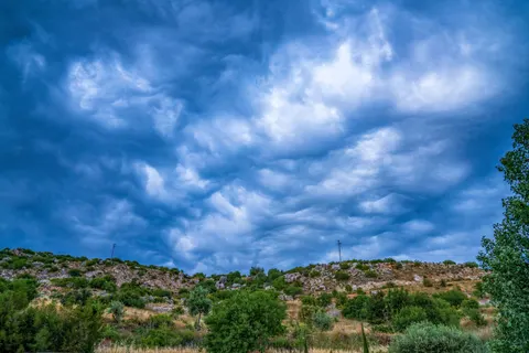 والپیپر طوفان تیره با کیفیت 4K · dark · 3840×2560