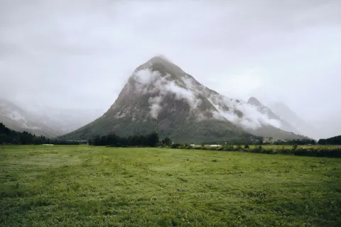 Dark Mountains 4K Wallpaper · dark · 3840×2560