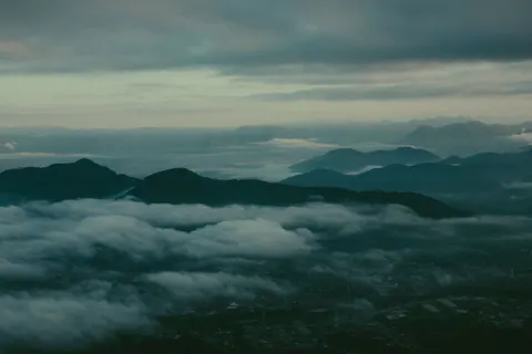 Hình nền Núi u tối 4K · dark · 3840×2560