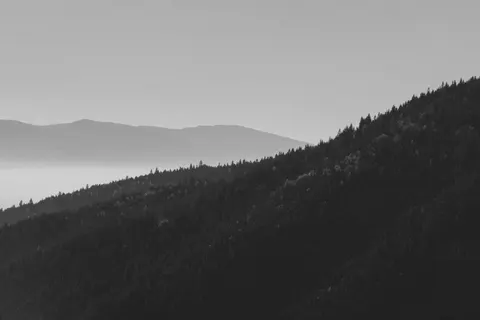 Karanlık Dağlar 4K Duvar Kağıdı · dark · 3840×2560