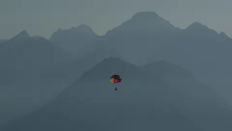 Sfondo Montagne oscure 4K · dark · 3840×2160