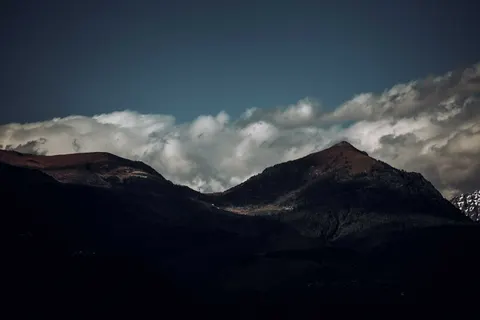 Dark Mountains 4K Wallpaper · dark · 3840×2560