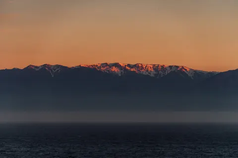 Bergkette 4K Hintergrundbild · mountains · 3840×2560