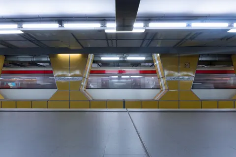 Neon Tunnel 4K Wallpaper · neon · 3840×2560