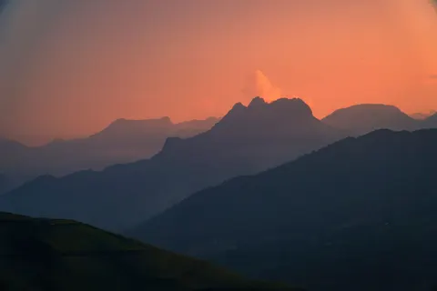 Sunset Mountains 4K Wallpaper · sunset · 3840×2560