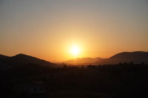 Sunset Mountains 4K Wallpaper · sunset · 3840×2560