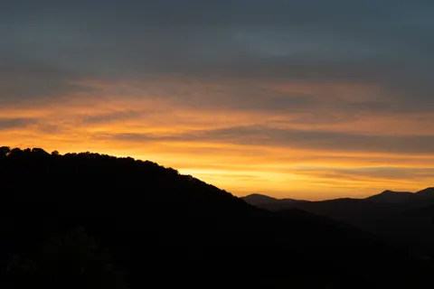 Sunset Mountains 4K Wallpaper · sunset · 3840×2560