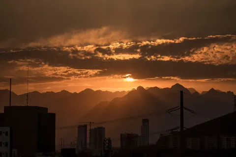 Sunset Mountains 4K Wallpaper · sunset · 3840×2560