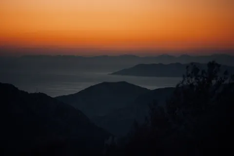 Sunset Mountains 4K Wallpaper · sunset · 3840×2560