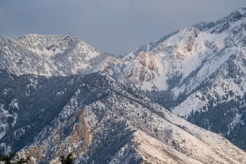 산맥 4K 배경화면 · mountains · 3840×2560