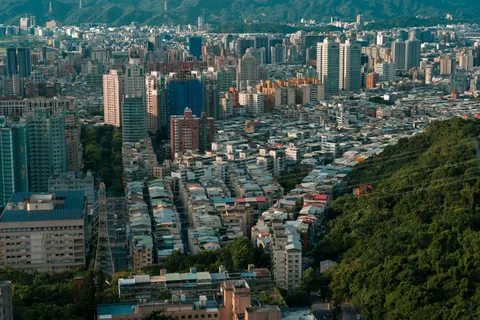 Aerial City 4K Wallpaper · aerial · 3840×2561
