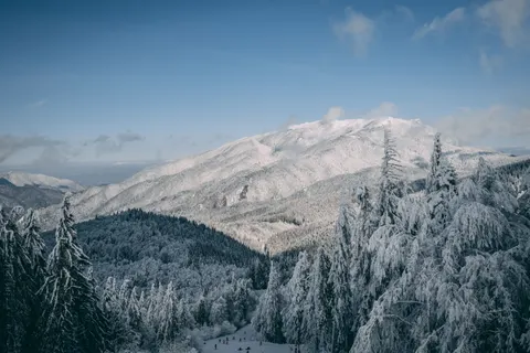 Winter Mountains 4K Wallpaper · winter · 3840×2560