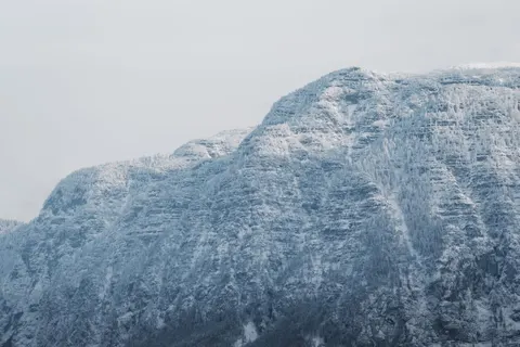 Winter Mountains 4K Wallpaper · winter · 3840×2561