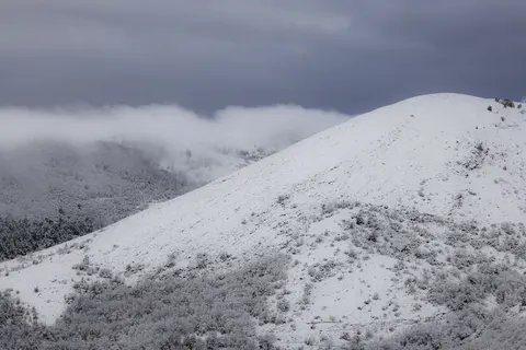 Winter Mountains 4K Wallpaper · winter · 3840×2561
