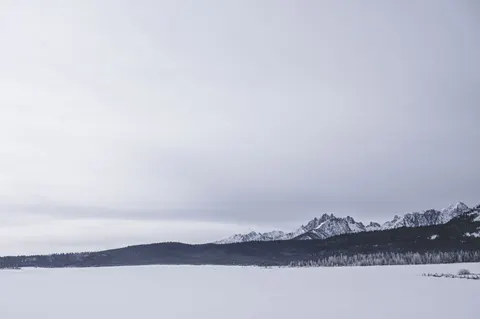 Winter Mountains 4K Wallpaper · winter · 3840×2555