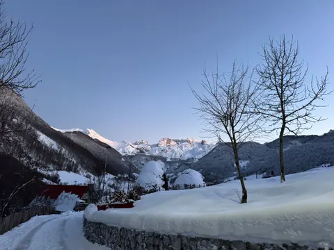 Winter Mountains 4K Wallpaper · winter · 3840×2880